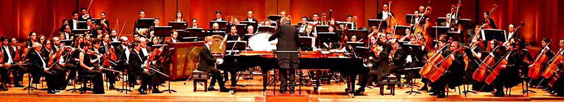 Fotografía panorámica de la Orquesta Filarmónica de Bogotá en concierto