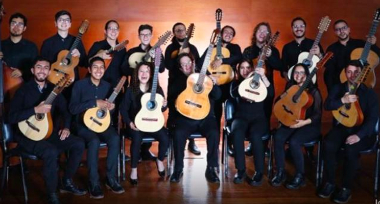 Integrantes de la Filarmónica de Música Colombia posando para la foto