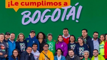 En la foto la alcaldesa Claudia López con su gabinete directivo en la rendición de cuentas final de 2023 en el parque El Tunal.